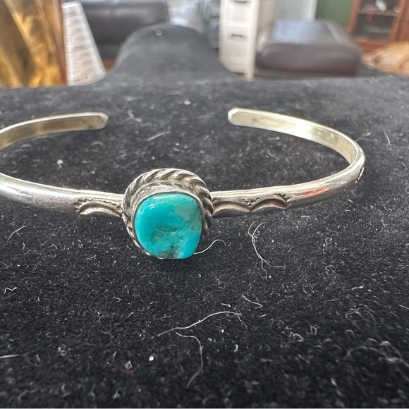 Navajo Turquoise Cuff Bracelet - Picture 2 of 5